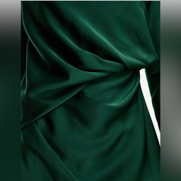 ASOS satin tuck detail maxi dress with ruched detail in forest green size 6 NWTS - Picture 3 of 6